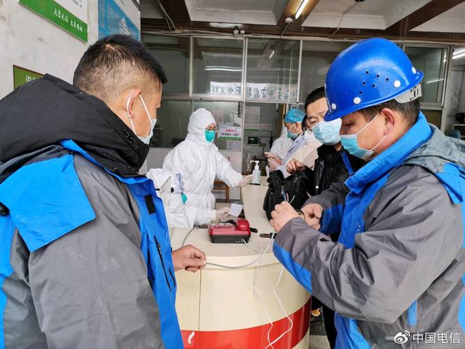 中国电信常德分公司前,后端值守人员通力协作,在短短一小时内完成业务